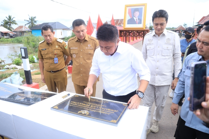 Gubernur Sumsel Resmikan Jembatan Air Lais dan Trans SP Tanah Abang