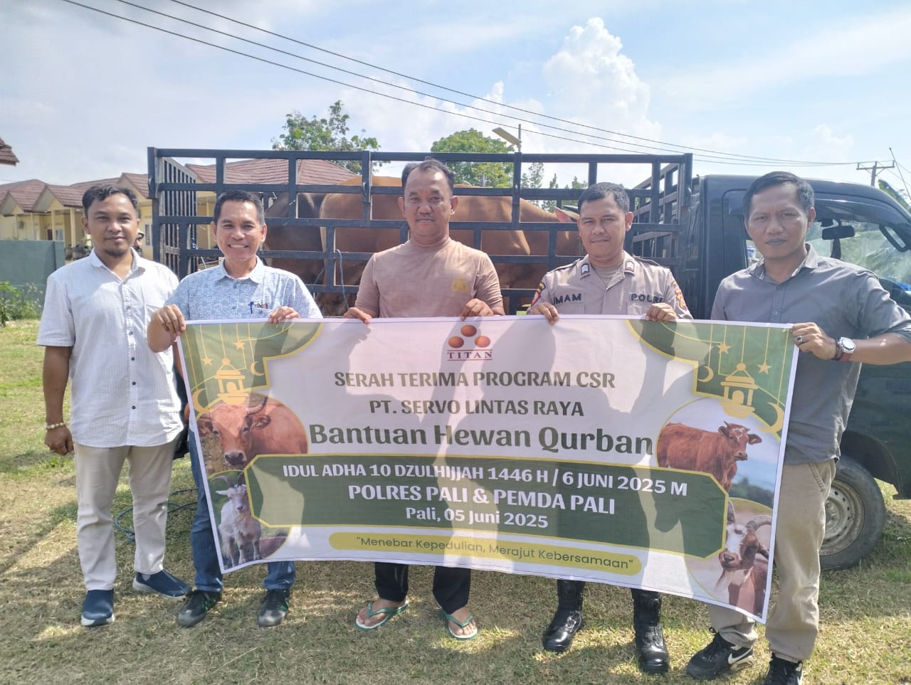 Menjelang Idul Adha 1446 H, Perusahaan Ini Bagikan Sapi Kurban