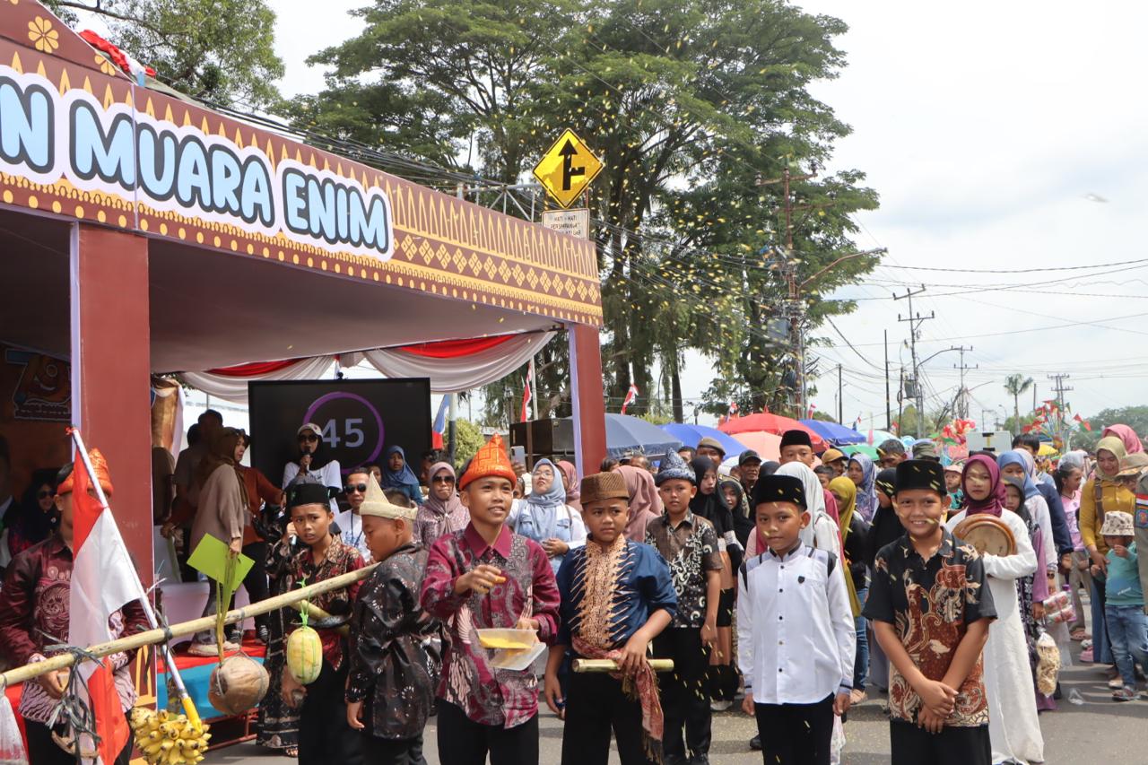 Karnaval Budaya jadi Wajah Keragaman Tradisi di Kabupaten Muara Enim
