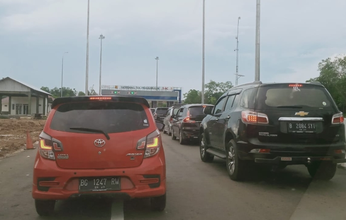 Banyak Kendaraan Terjebak, Penyempitan Jalan di Km 64 Jalan Tol Indralaya-Prabumulih