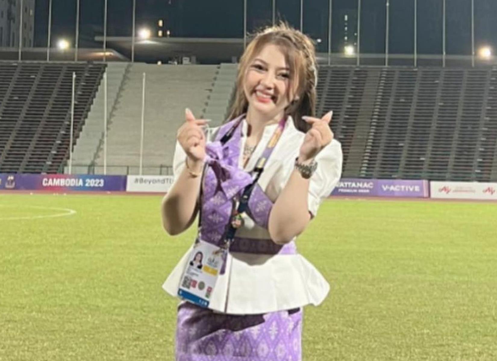 Diburu Netizen, Ini Akun Instagram Dara Cantik Pembawa Baki Piala Sepak Bola Sea Games 2023