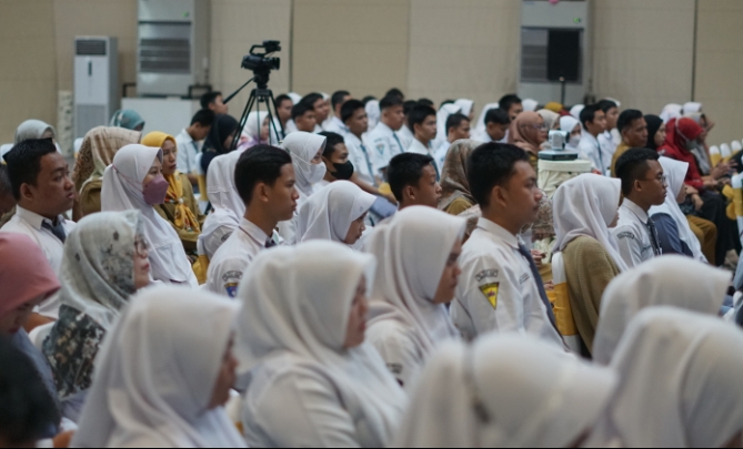 345 Putra-Putri Daerah Terima Beasiswa Bidiksiba dari PT Bukit Asam
