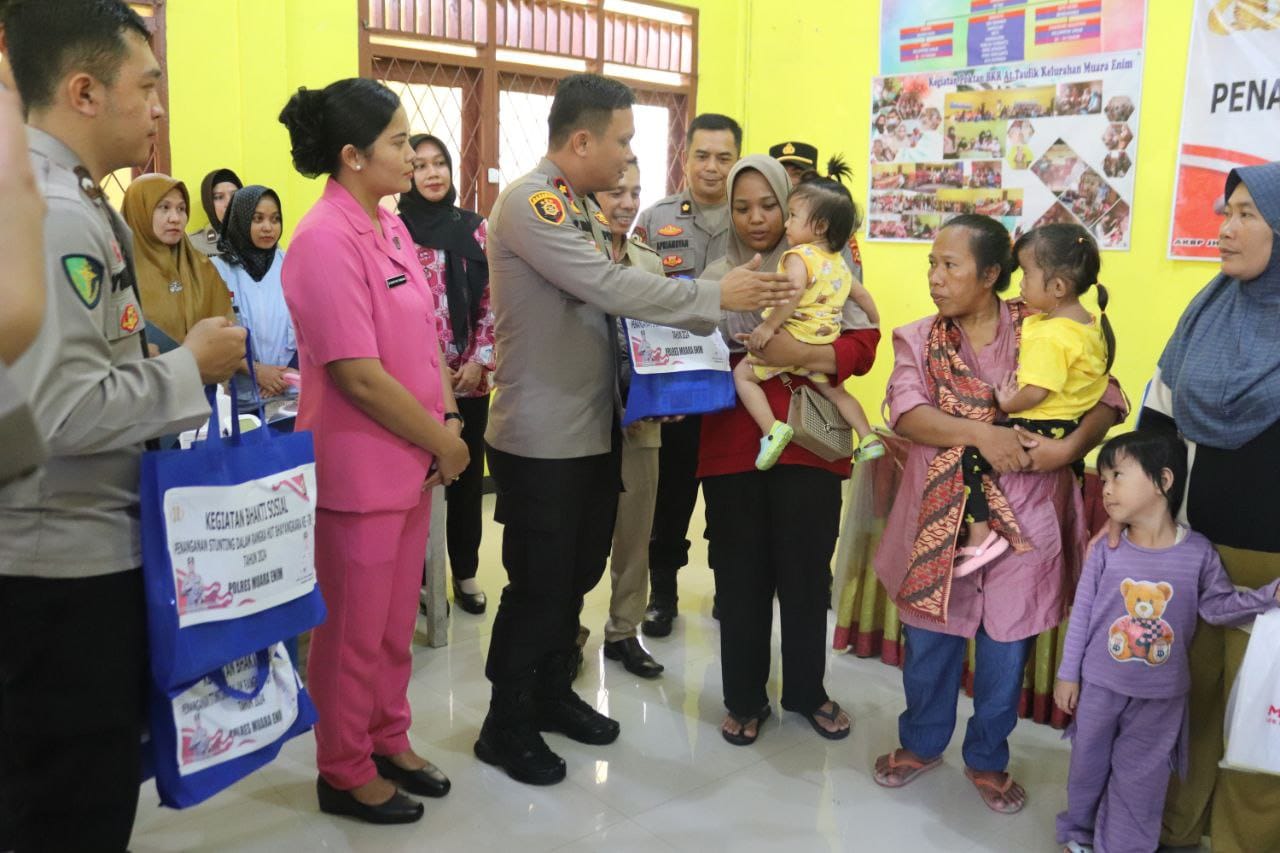 Polres Muara Enim Gelar Bakti Sosial untuk Penderita Stunting