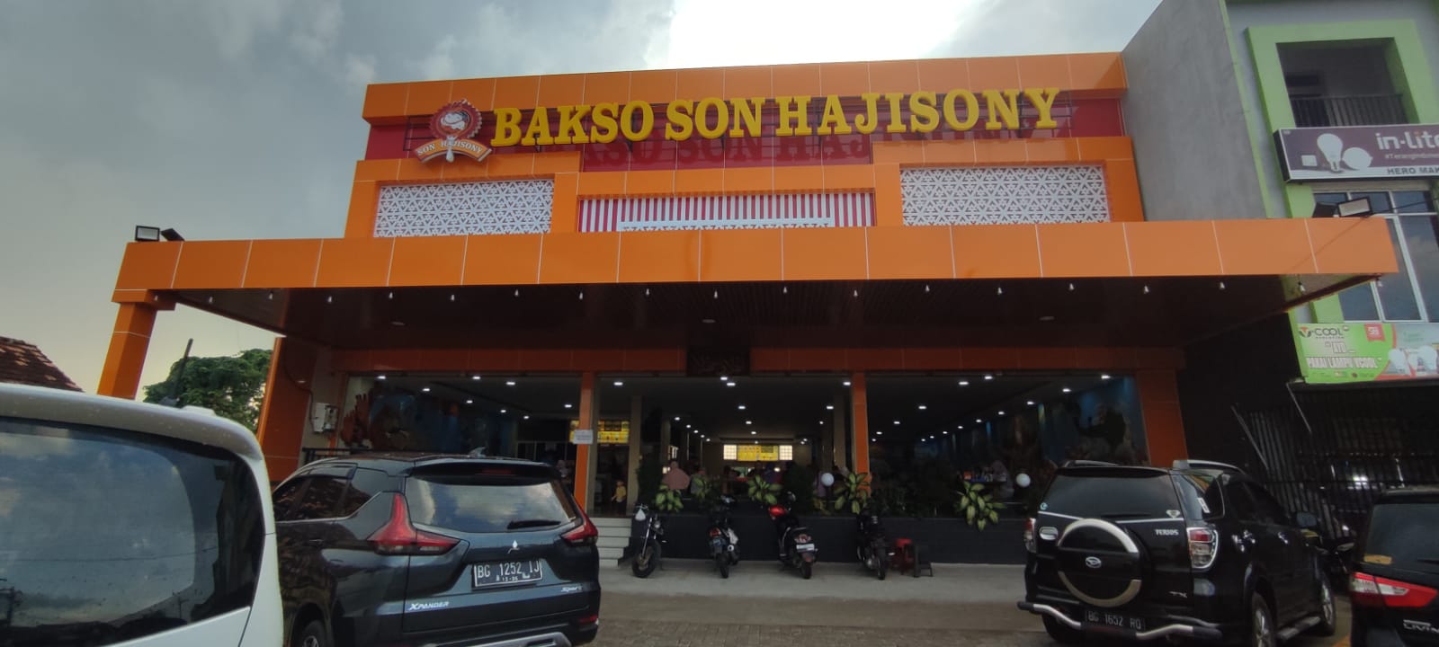 Tak Perlu Tempuh Jarak 400 Km, Yang Hobi Bakso Sony Cukup datang ke Palembang. Ini Lokasinya