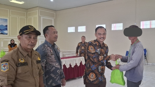 Lapas Kelas IIB Muara Enim Berikan Bansos Bagi Keluarga Warga Binaan dan Masyarakat