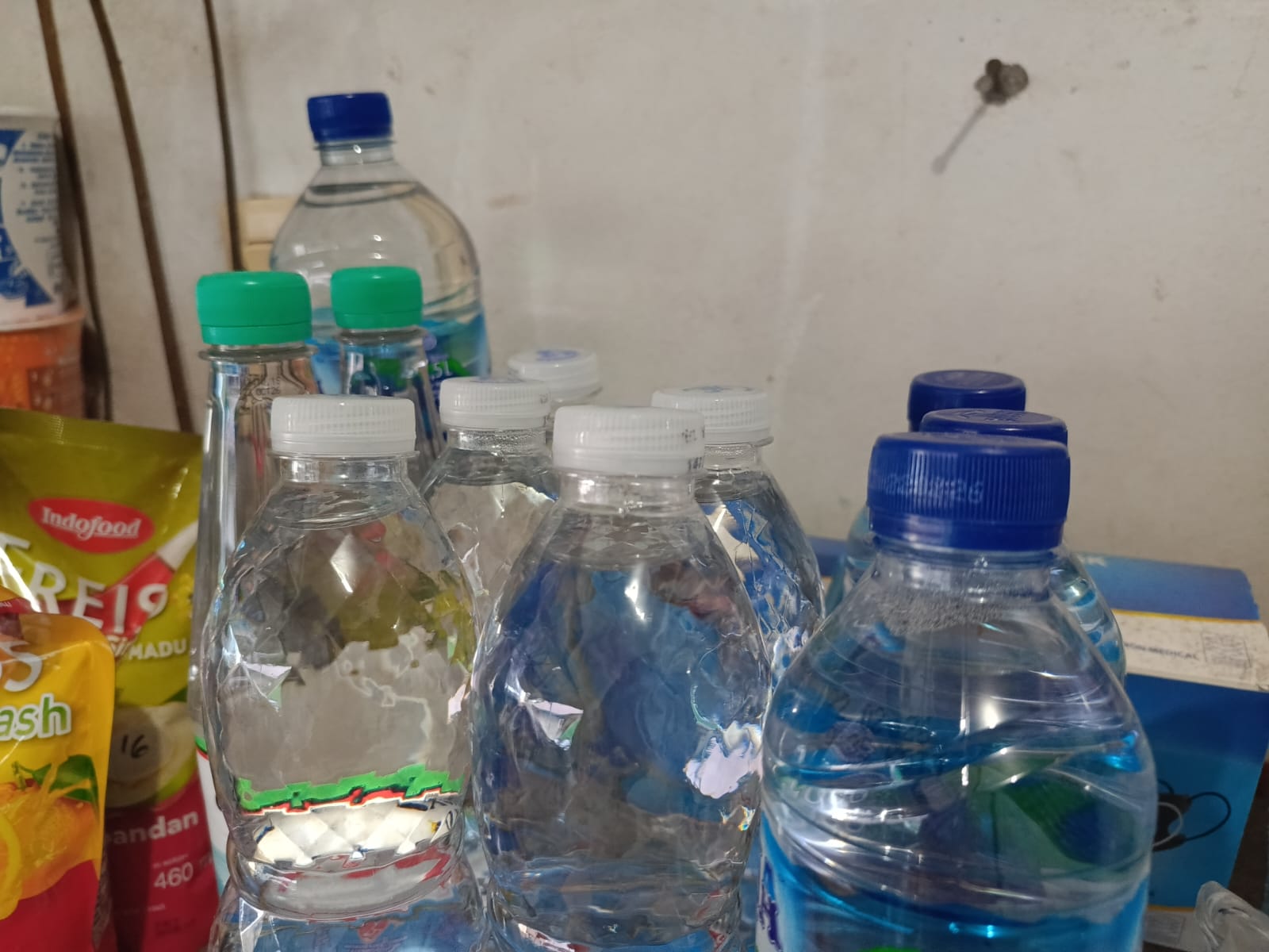 Umur Berapa Kamu Tahu Bahwa Ada Arti Warna Tutup Botol Kemasan? Ini Jawabannya