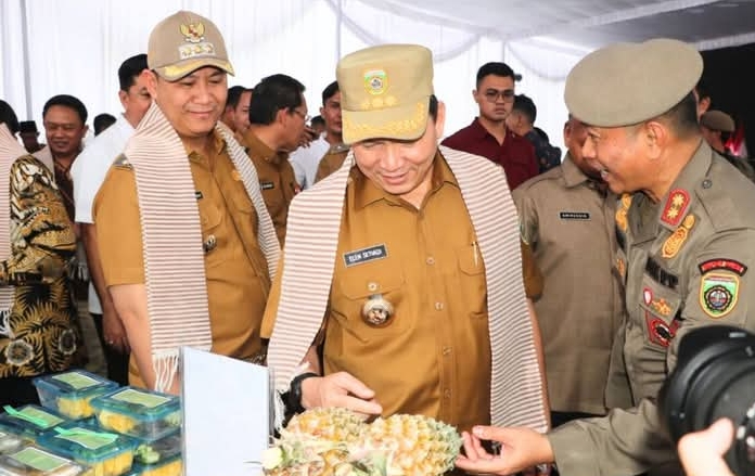 Tingkatkan Potensi Olahan Serat Daun Nanas, Pj Bupati Muara Enim Apresiasi Program Kampung Madani