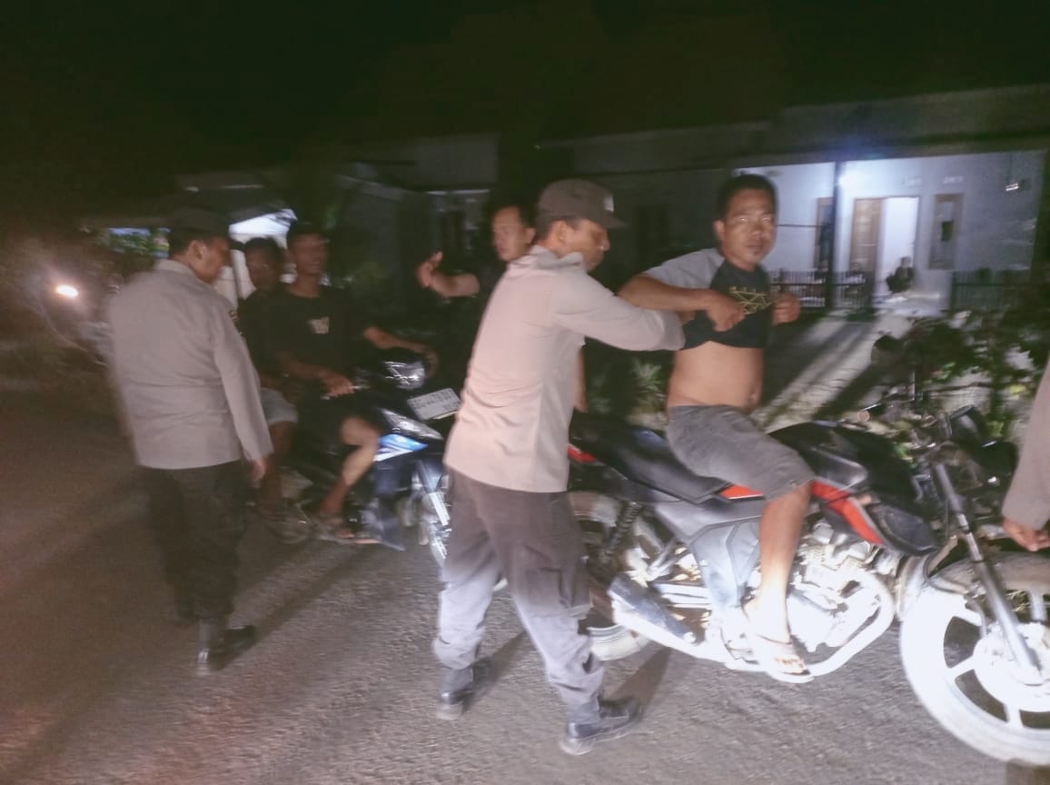 Ciptakan Kamtibmas Kondusif, Polsek Rambang Gelar Patroli Malam