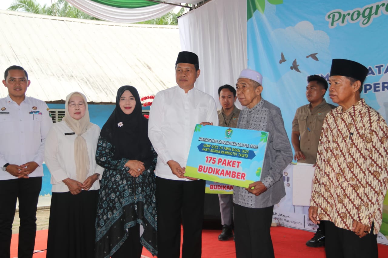 Bupati Edison Salurkan 500 Paket Budikamber untuk Panti Asuhan