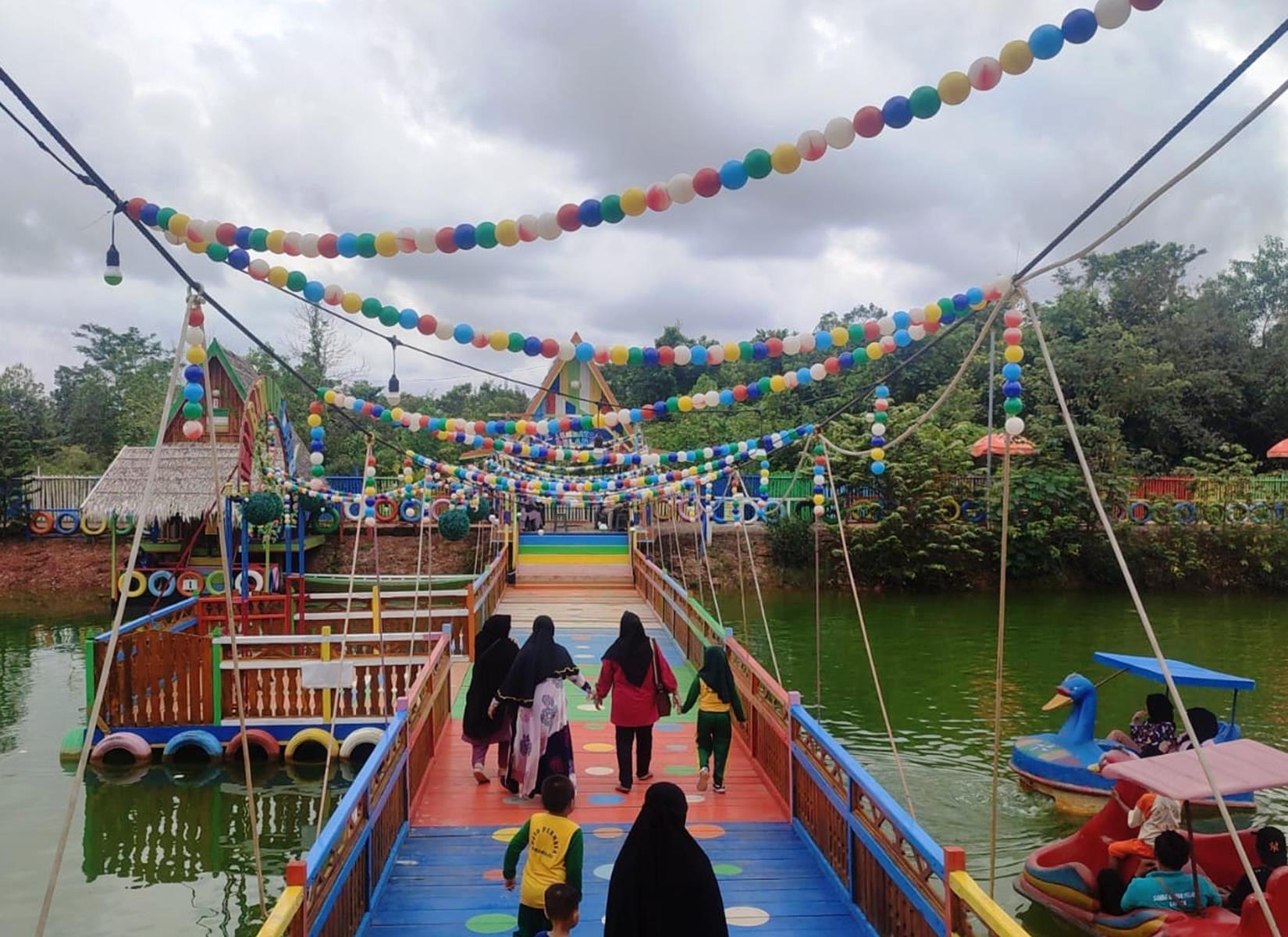 Yuk Kunjungi Wisata Saung Bambu Pelangi di Banyuasin, Bisa Main ATV Hingga Memancing, Pasti Seru!