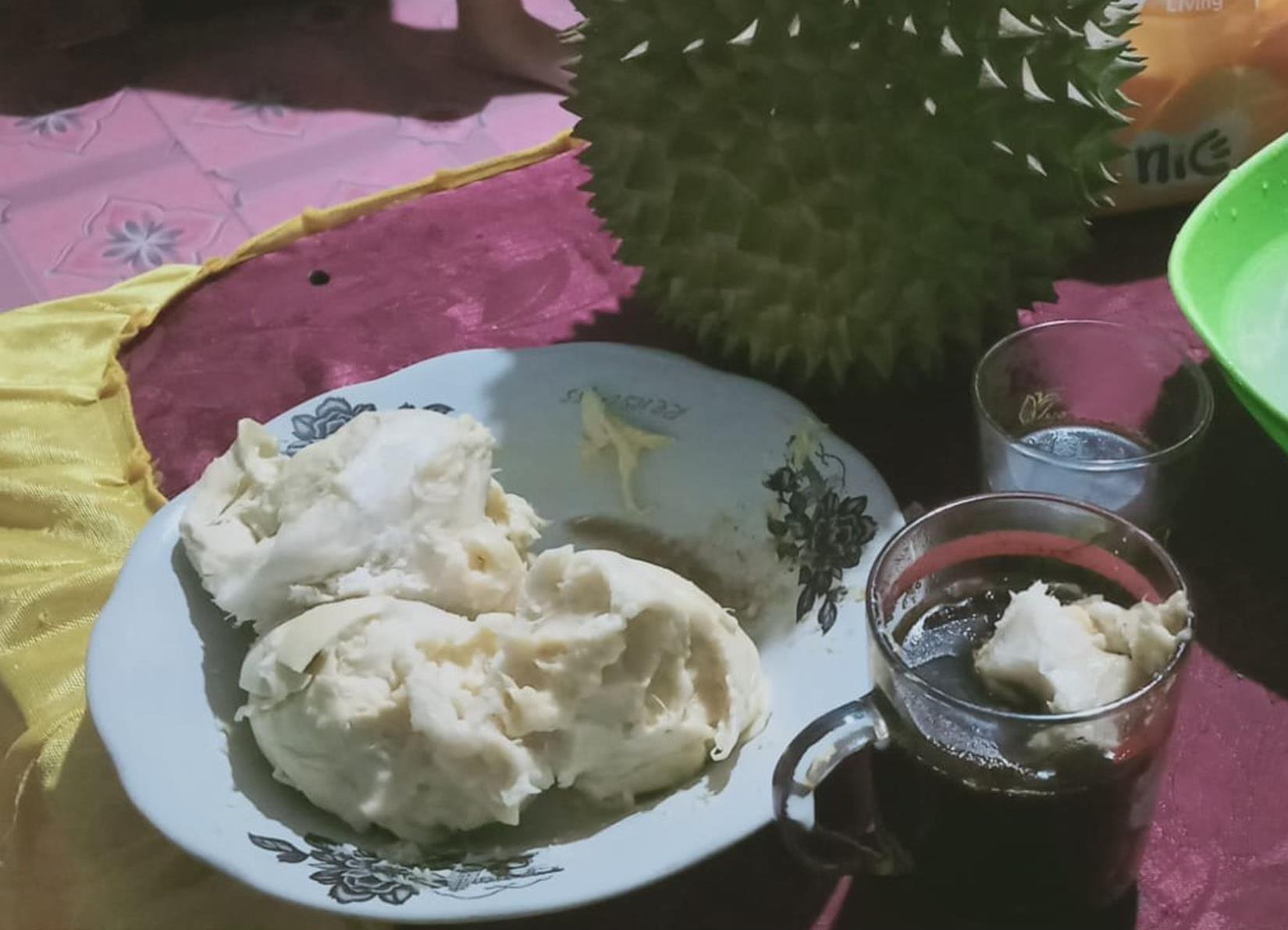 Nikmatnya Durian Dicelup Secangkir Kopi, Oh Ternyata Seperti Ini Rasanya