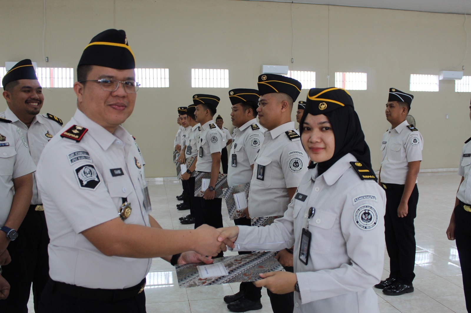 16 Orang Pegawai Lapas Muara Enim Naik Pangkat