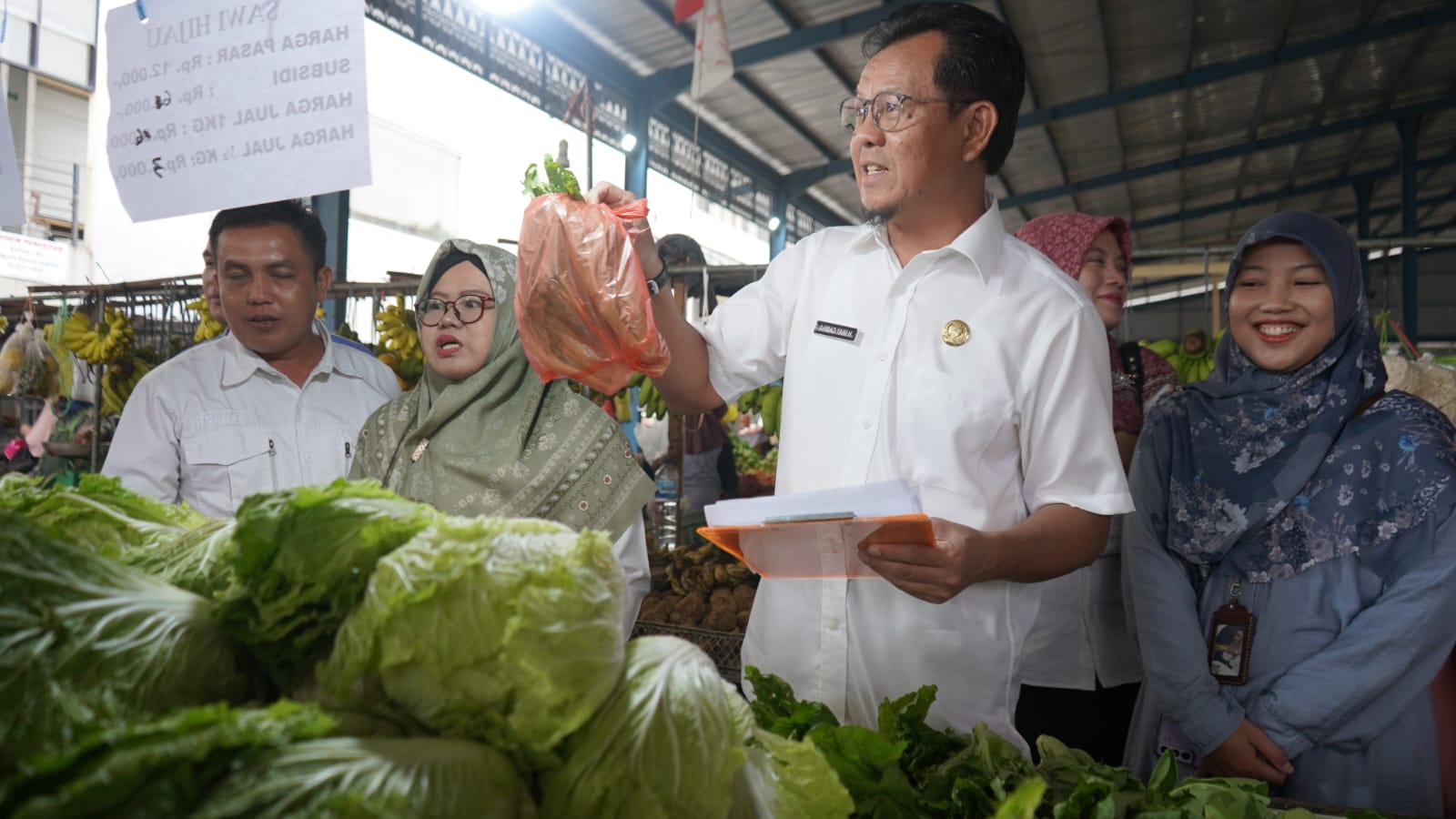 Pastikan Harga Bahan Pokok Terkendali, Pemkab Muara Enim Gelar Operasi Pasar Murah