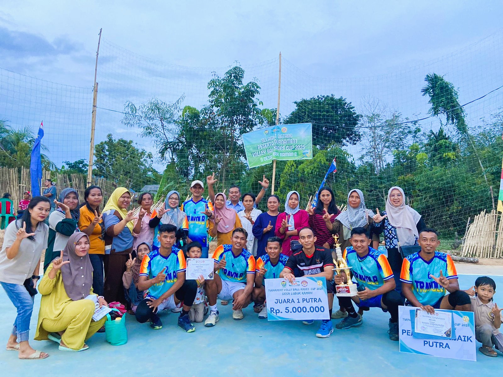 Travolb A dan BMS Juarai Turnamen Voli Kades Cup 2025 Desa Lubuk Raman