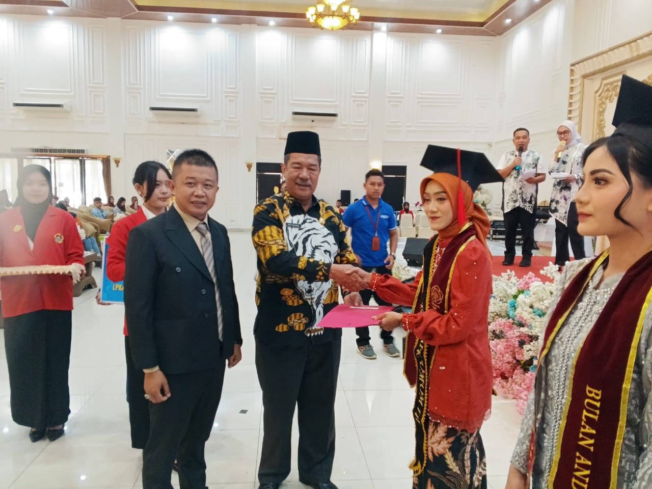 LPK/LKP Zakiyah Muara Enim Wisuda 105 Siswa