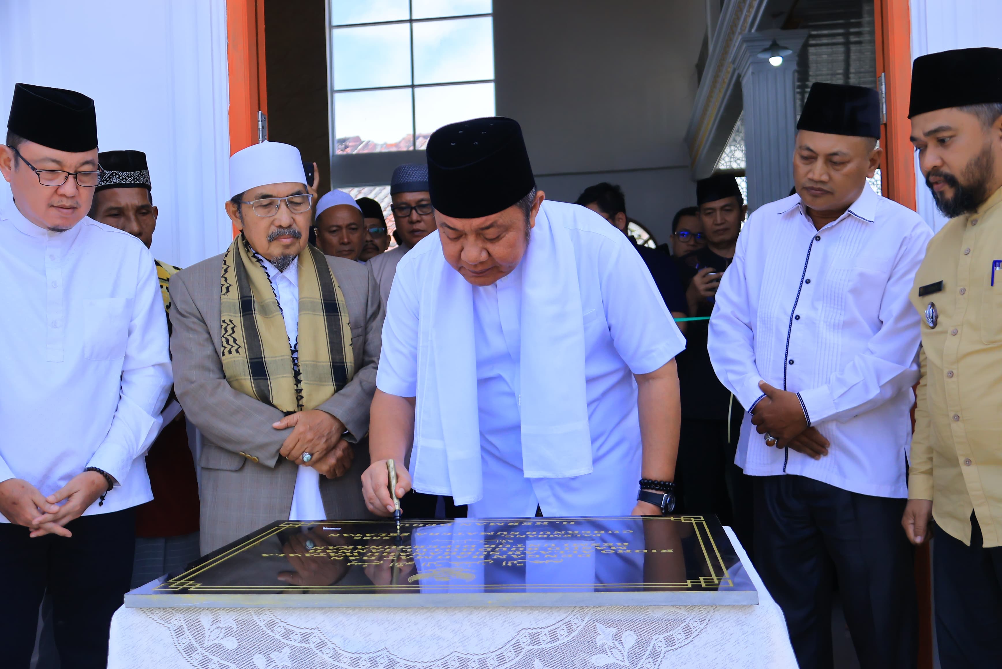 Resmikan Masjid, Gubernur Herman Deru  Dorong Penguatan Ukhuwah dan Syiar Islam