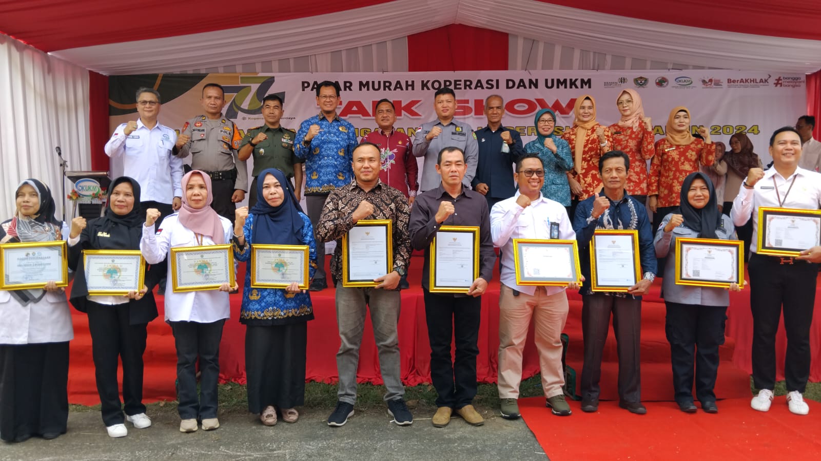 Dinas Koperasi UKM Muara Enim Gelar Pasar Murah dan Talkshow