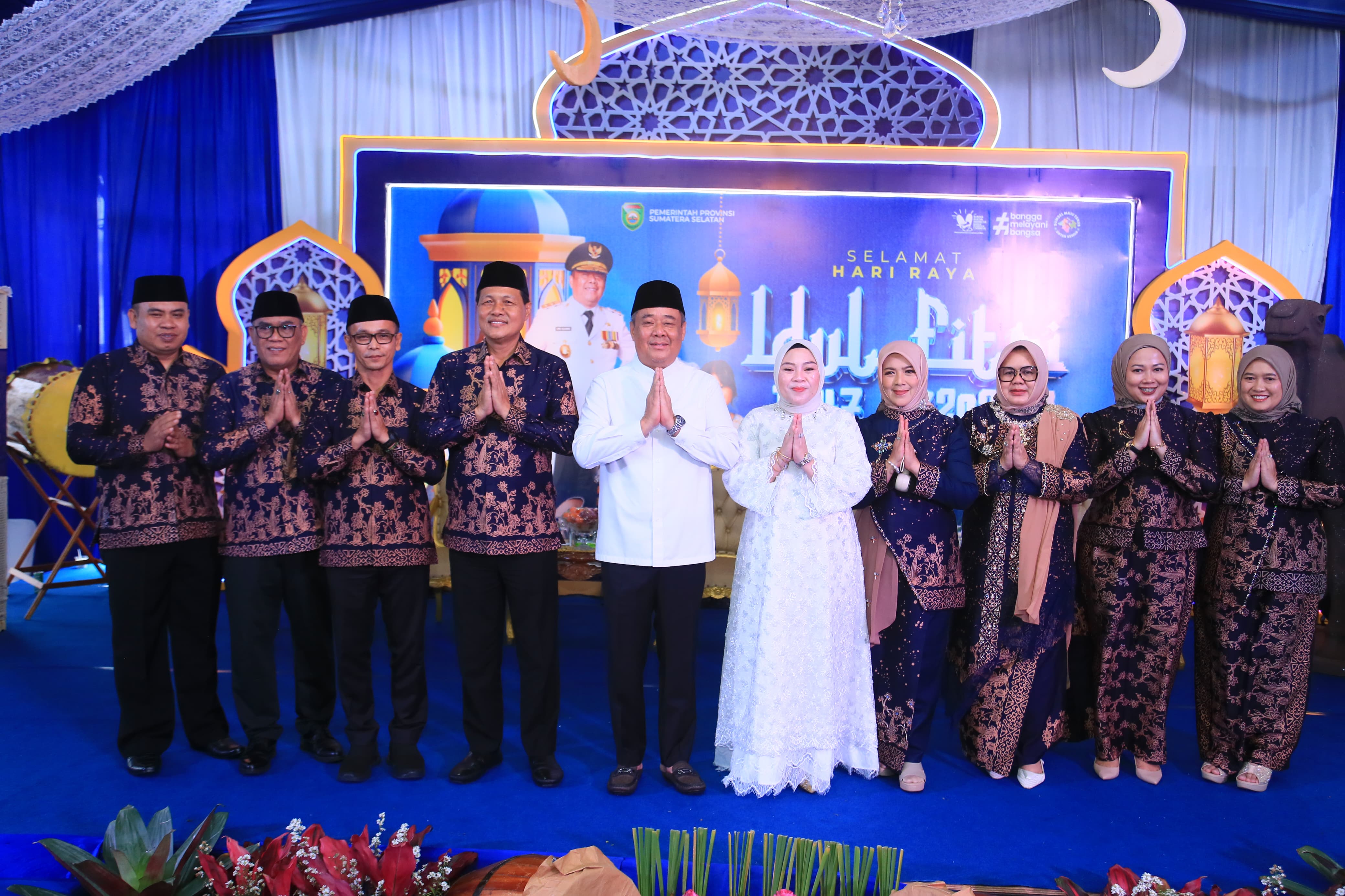 Bupati dan Wabup Muara Enim Kompak Kenakan Seragam Batik Petule