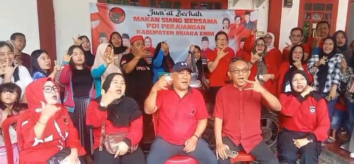 DPC PDI Perjuangan Muara Enim Launching Makan Jumat Marhaen