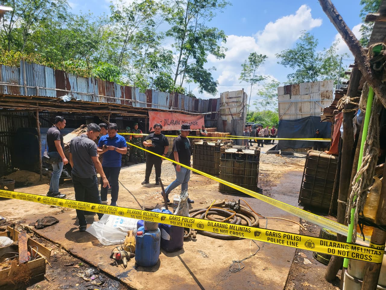 Polres Muara Enim Tertibkan Gudang BBM Ilegal di Kecamatan Lembak dan Gelumbang