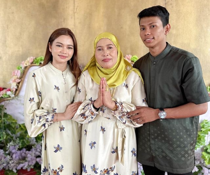 Bersama Ibu dan Adik Semata Wayangnya, Rara LIDA Gelar Open House dan Bagi-bagi THR, Begini Tanggapan Tamu