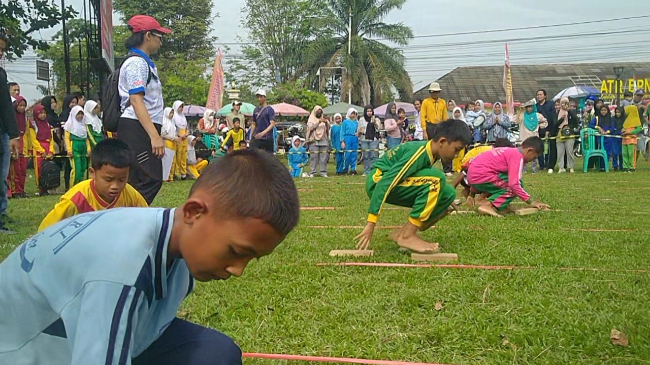 Wabup Sumarni Harapkan Generasi Muda Lestarikan Permainan Tradisional
