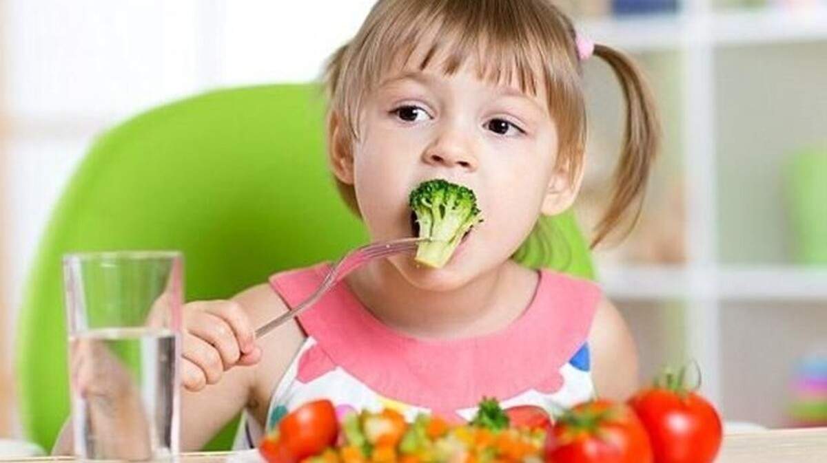 Si Kecil Susah Makan Sayur? Moms Jangan Khawatir, Yuk Ikuti 7 Tips Ini Agar Anak Mau Makan Sayur