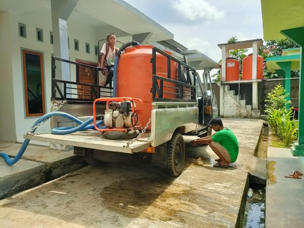 Dua Minggu Kesulitan dapat Air Bersih dari PDAM? Ini yang Dilakukan Warga PALI