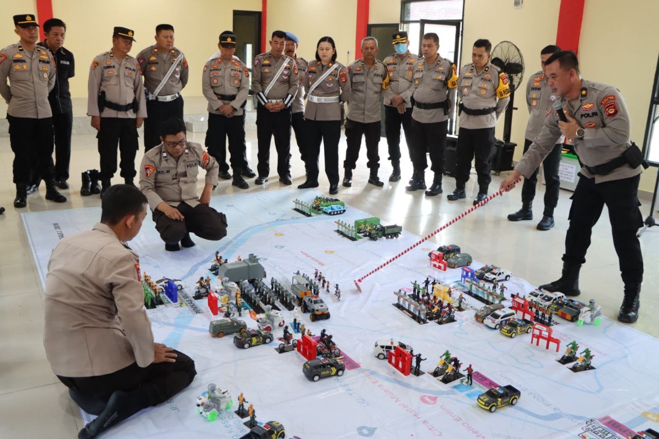 Polres Muara Enim Gelar Tactical Floor Game untuk Persiapan Pilkada 2024