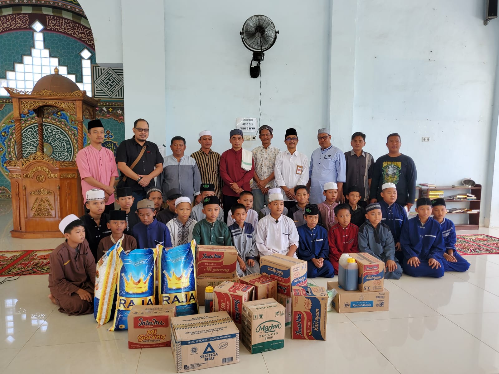 Ramadan Berbagi, SKK Migas, Medco E&P dan PWI Muara Enim Serahkan Bantuan Kepada Pondok Pesantren