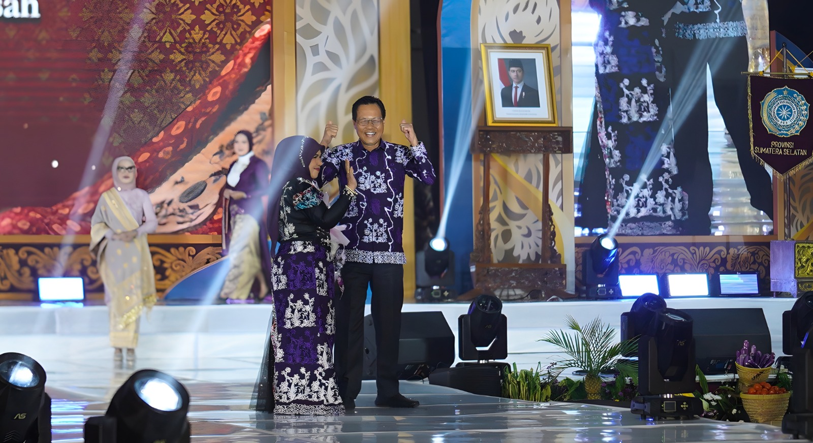 Bupati Edison dan Istri Gaungkan Batik Petule di Pesona Wasta Sumsel