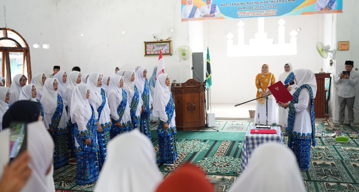 Wabup Sumarni Lantik Pengurus Cabang BKMT Kecamatan Tanjung Agung