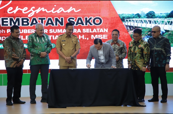 Pj Gubernur Sumsel Resmikan Jembatan Sako (T3) di Kabupaten OKU