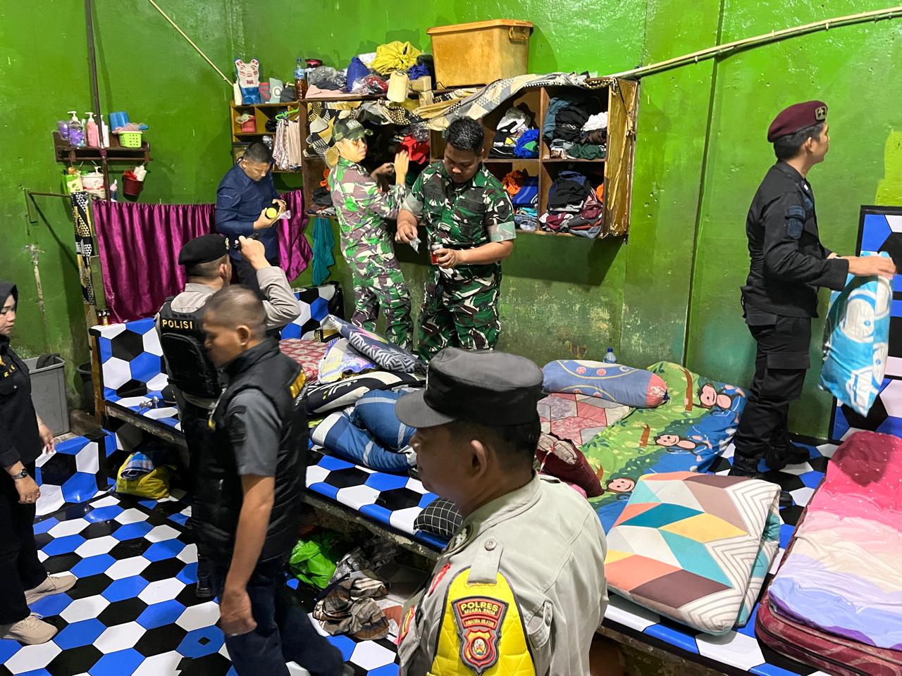 Razia Blok Hunian Lapas Kelas IIB Muara Enim, Petugas Temukan Barang Terlarang