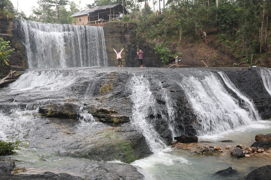 5 Objek Wisata Air Terjun di Muara Enim Sumsel yang Populer