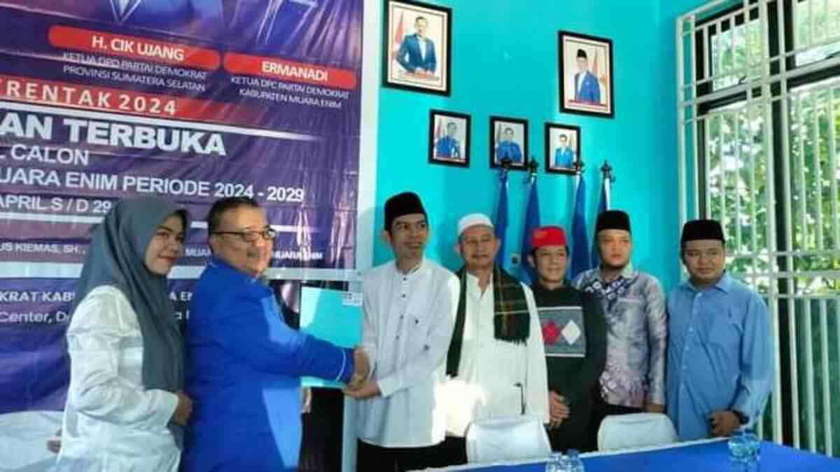 Ulama Gus Amu Daftar Cabub Muara Enim Melalui Jalur Partai Politik