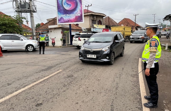 Arus Lalu Lintas di Simpang Belimbing Muara Enim Lancar