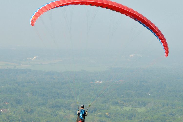 Tak Perlu ke Jawa, di Lahat Juga Ada Wisata Paralayang. Tak Takut Ketinggian, Berani Coba?