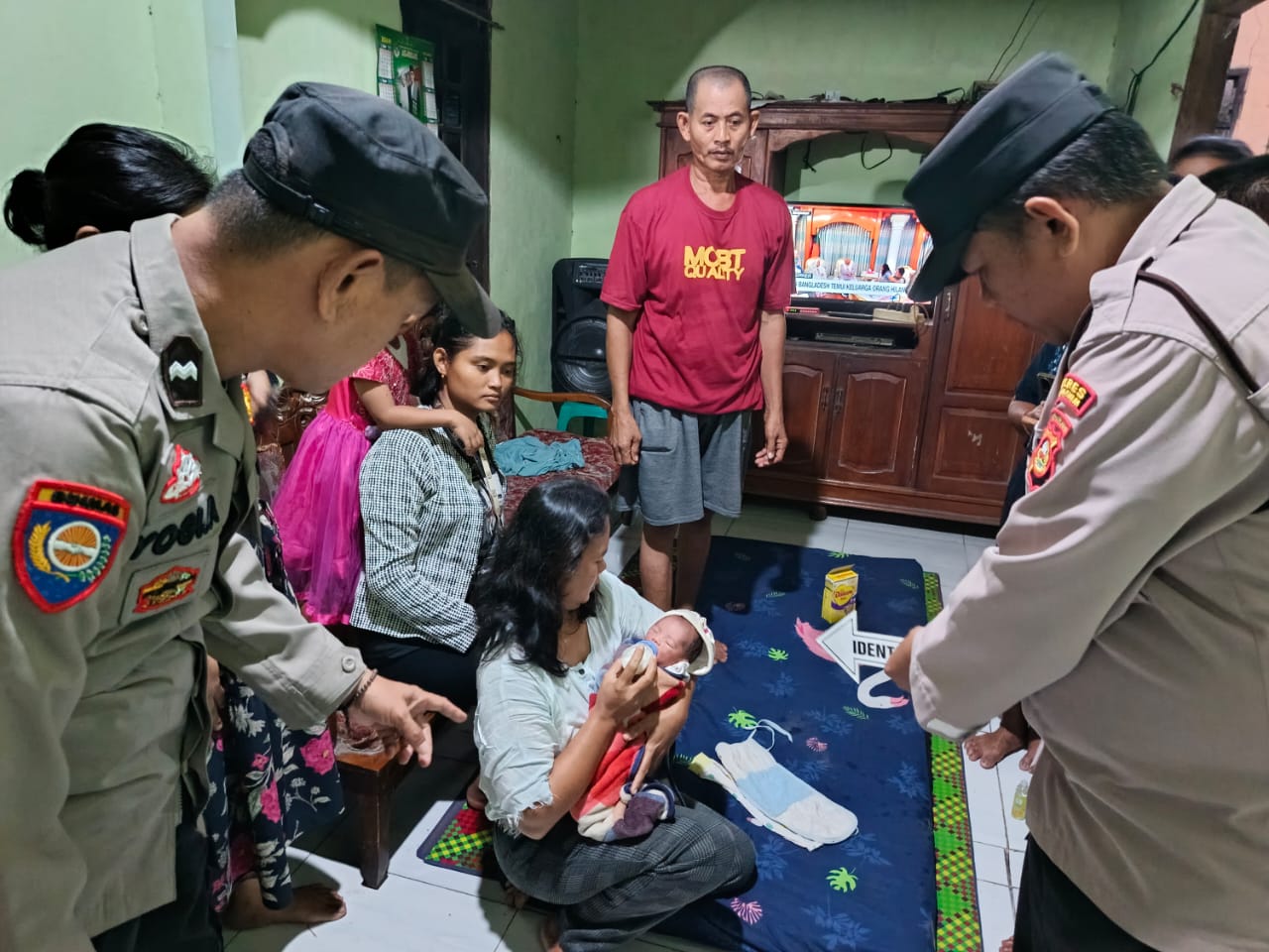 Geger! Warga Gelumbang Muara Enim Temukan Bayi Laki-laki di Kebun Karet