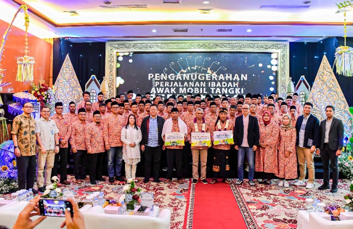 Elnusa Petrofin Beri Reward untuk 88 Awak Mobil Tangki BBM dan Pekerja Berprestasi