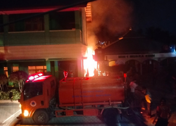 Korsleting Listrik, Kantin MIN 1 Muara Enim Terbakar