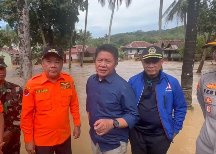 Tinjau Lokasi Banjir Bandang di Lahat, Gubernur Sumatera Selatan Sampaikan Hal Ini