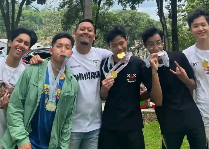 Prestasi Gemilang! SMA Dwiwarna Raih Juara di Kejuaraan Akuatik Indonesia Banten Tahun 2025