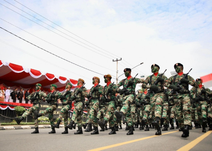 Hadiri HUT ke-79 TNI, Pj Gubernur Sumsel Saksikan Parade dan Defile