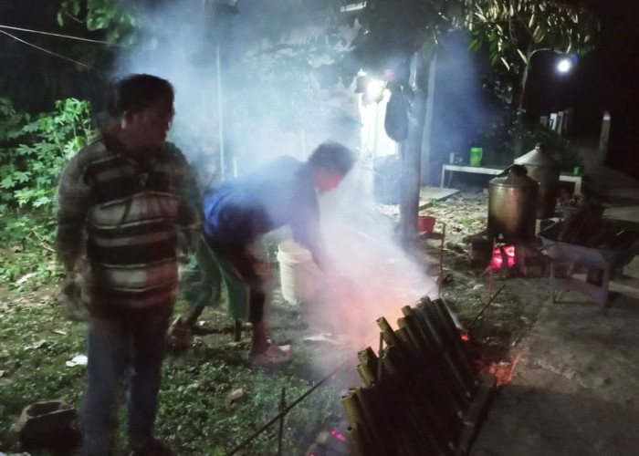 Sambut 10 Muharram, Warga Desa Karang Raja Muara Enim Lestarikan Tradisi Melemang