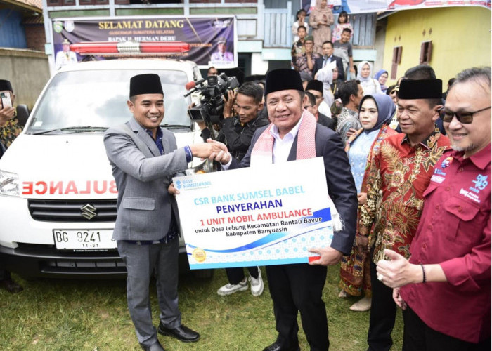 Gubernur Sumsel Bawa Bantuan Mobil Ambulans, Warga Desa Ini Jadi Lebih Mudah Berobat ke RS
