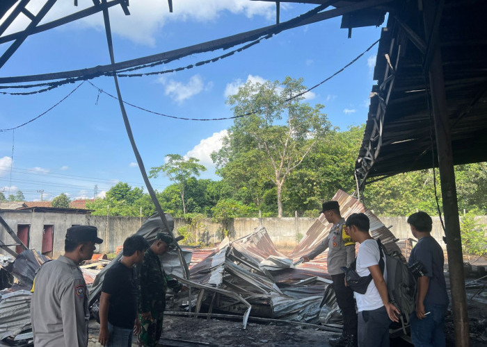 Kebakaran Gudang di Muara Enim Berasal dari Percikan Api Mesin Pompa Saat Langsir BBM Ilegal