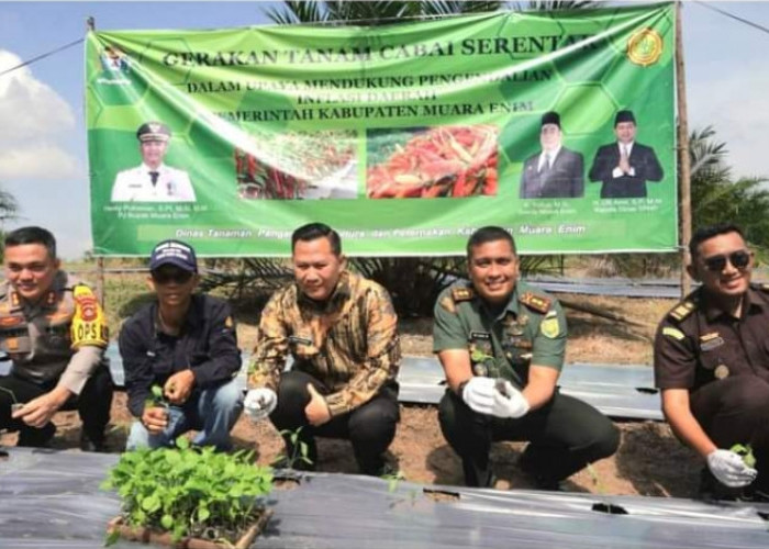 Pj Bupati Canangkan Gerakan Tanam Cabai dan Vaksinasi Rabies Serentak se-Kabupaten Muara Enim