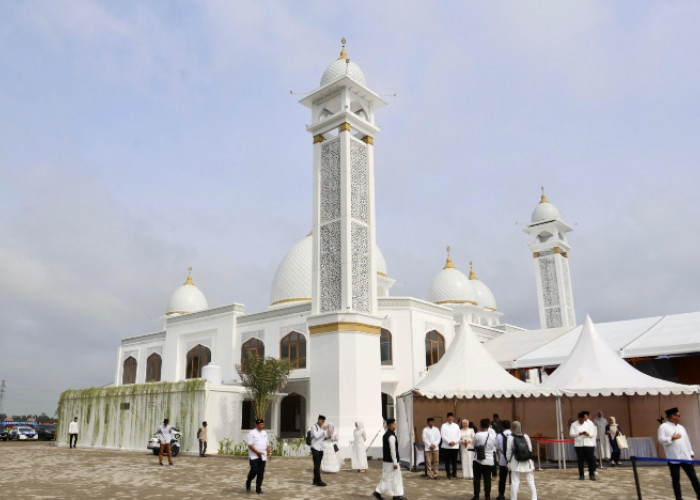 Pj Gubernur Sumsel Dampingi Menag RI Resmikan Masjid Al-Abduh Sematang Borang