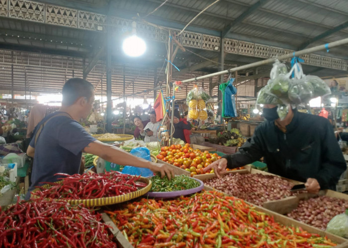 Harga Bahan Pangan di Muara Enim Fluktuatif, Bawang Merah dan Cabai Naik